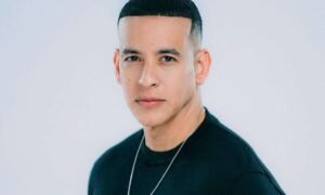 DY e1759505825693 300x180 - Daddy Yankee cumple 50 años: legado, retiro y una nueva etapa lejos del reguetón