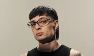 LEAD 240130 RS Peso Pluma Look 01 0032 e82b54 300x180 - Peso Pluma, en polémica por narcocorridos