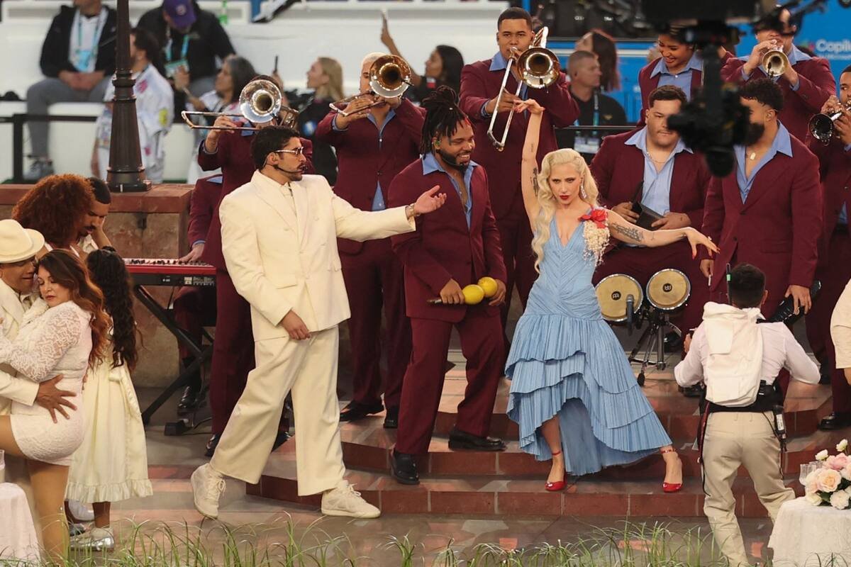 LRJ3LGGIYNDIXP7B2HFVWY4E5U - El vestido de Lady Gaga en el Super Bowl 2026: moda, identidad latina y un mensaje que fue m&aacute;s all&aacute; del escenario