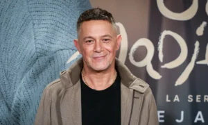 alejandro sanz 98 300x180 - ¿Alejandro Sanz y Stephanie Cayo, más que amigos?