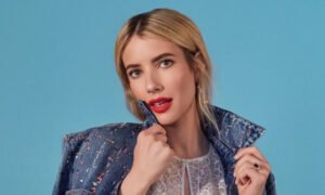 emma roberts glamour mexico july 2023 2 300x180 - Emma Roberts protagonizará serie de “Bride Wars”