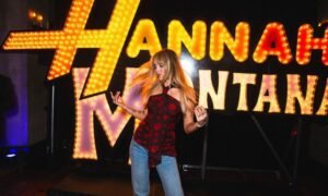 656571013 18676828273038300 7763874549386687922 n 300x180 - Miley Cyrus revela romance secreto con Dylan Sprouse